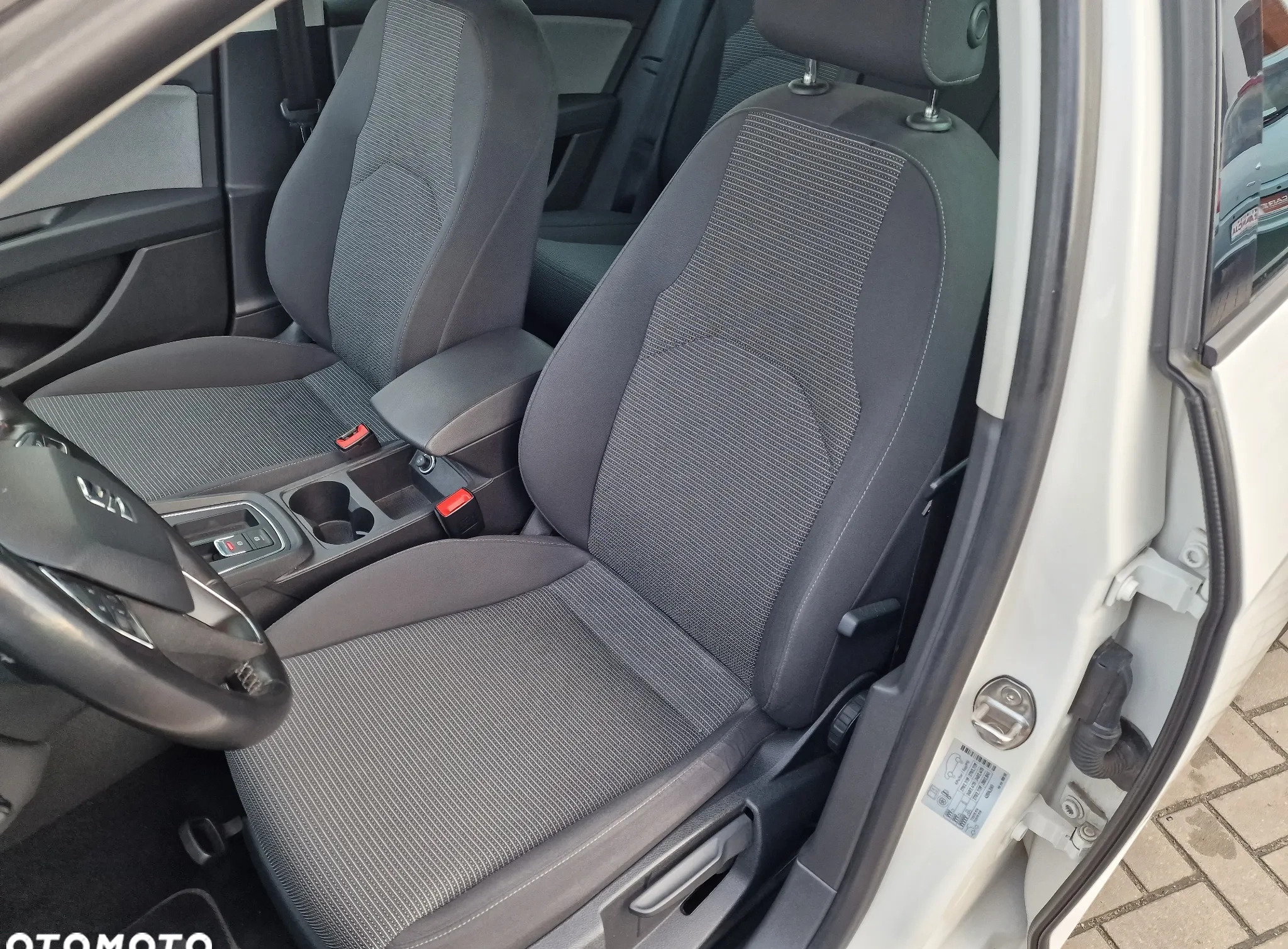 Seat Leon cena 41900 przebieg: 74000, rok produkcji 2018 z Lidzbark Warmiński małe 562